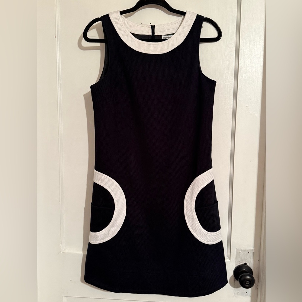Vintage 90’s Jessica Howard Black mini dress with pockets.  size 8 EUC!